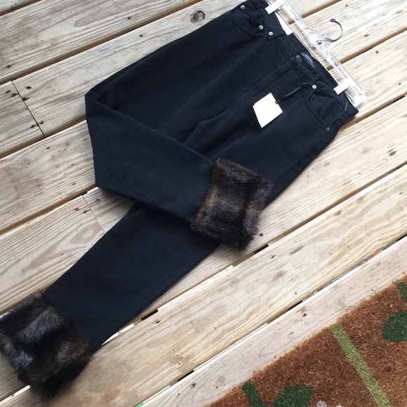 👖Zara Black High Rise w/ Fur Cuff Jeans 👖 - Picture 2 of 9